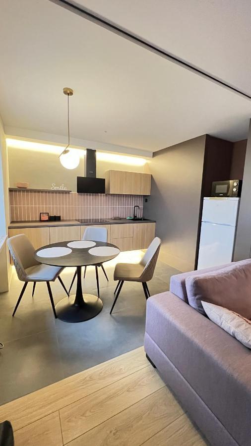 2 Room Modern Apartment View Днепър Екстериор снимка
